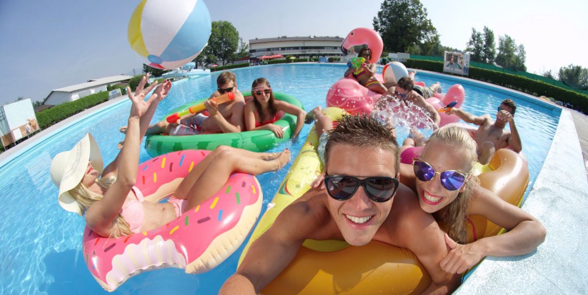 Fiesta en piscina